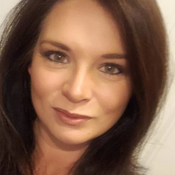 Meet your Posher, Kristin - Picture 3 of 9